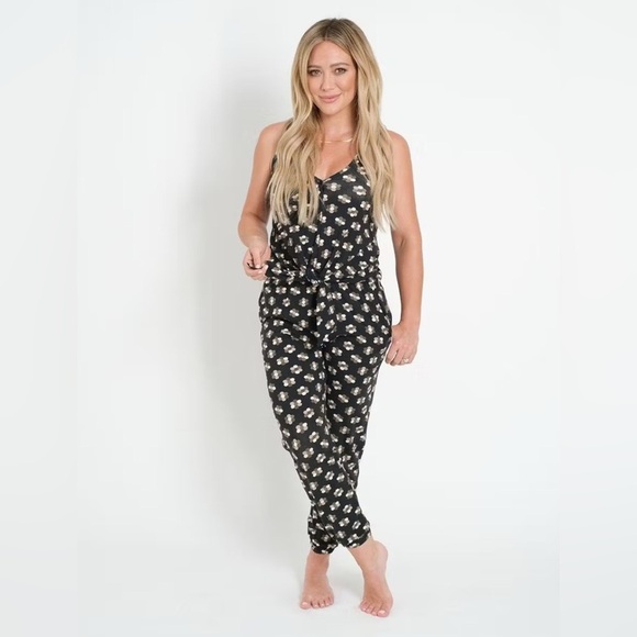SMASH + TESS HILARY DUFF Collab Sz M Abstract Floral Scoop Neck Jumpsuit - Picture 1 of 9